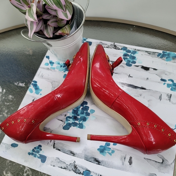 GUESS Red Heels - Picture 4 of 6